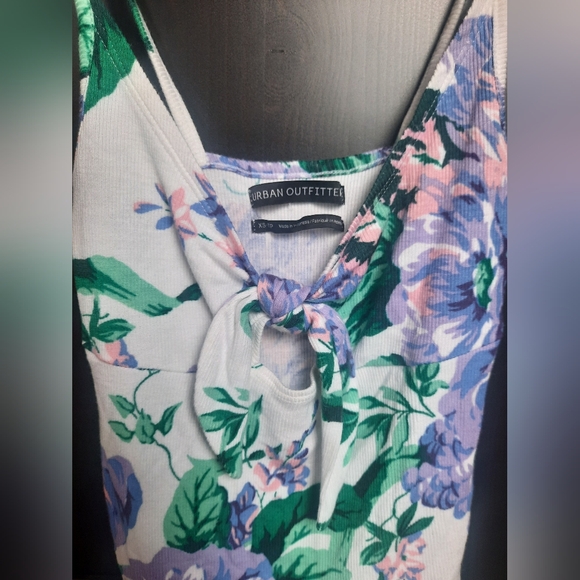 Urban Outfitters Floral Tank Top - Picture 2 of 3